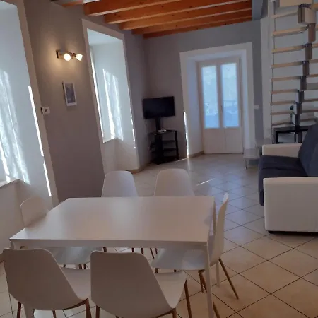 Casa Terrazzo Panoramico קנוביו